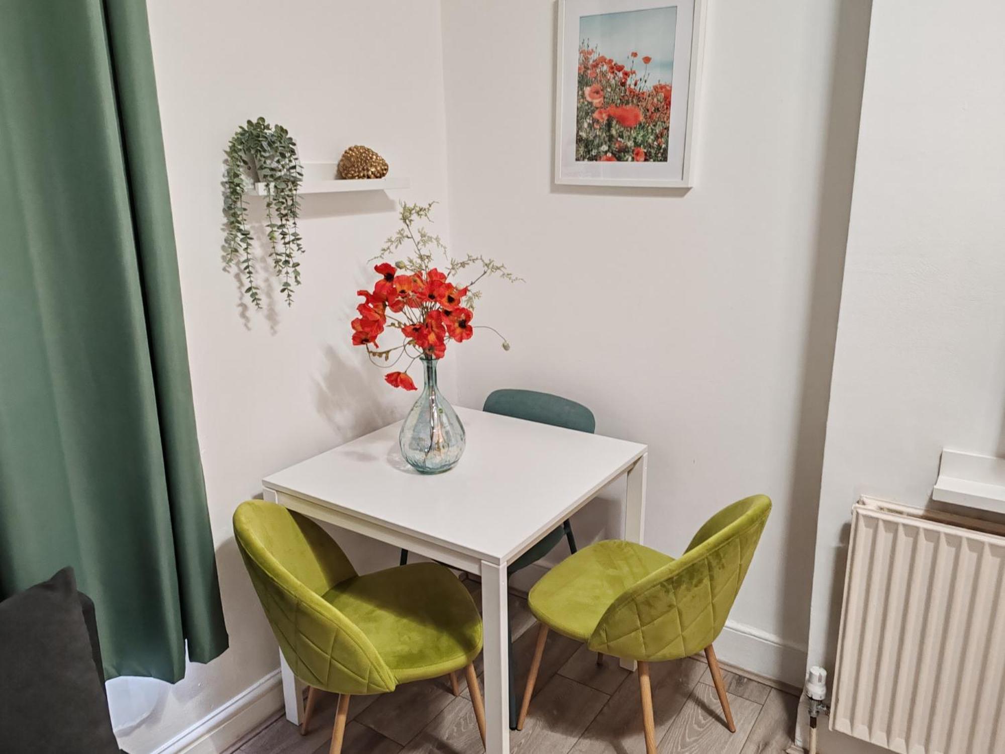 Kilburn High Road Studio Apartments London Exterior foto